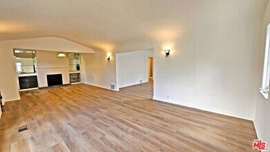 132 S La Peer Dr in Beverly Hills, CA - Building Photo - Building Photo