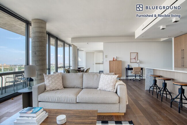 302 E 96th St, Unit FL21-ID1175 in New York, NY - Building Photo - Building Photo