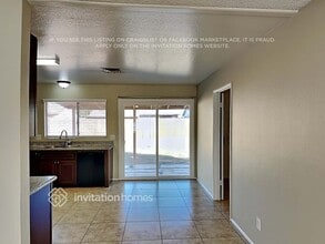 7124 W Flower St in Phoenix, AZ - Foto de edificio - Building Photo