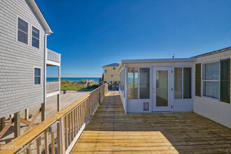 221 Topsail Rd in North Topsail Beach, NC - Building Photo - Building Photo