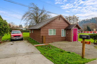 Totem Lane Homes in Longview, WA - Building Photo - Building Photo