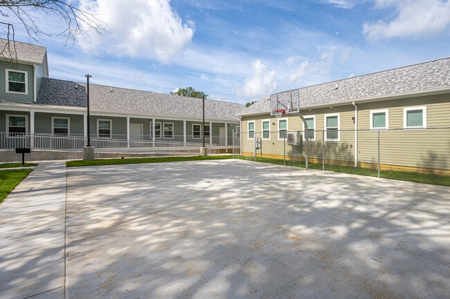 Phoenix Square in Hammond, LA - Building Photo - Building Photo