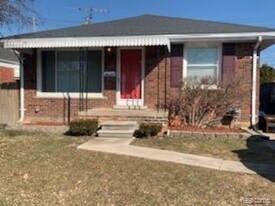 18313 Oak Ave in Eastpointe, MI - Building Photo