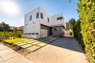 1805 S Longwood Ave in Los Angeles, CA - Foto de edificio - Building Photo