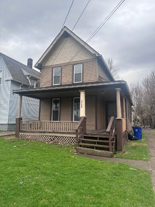 9508 Gaylord Ave in Cleveland, OH - Building Photo