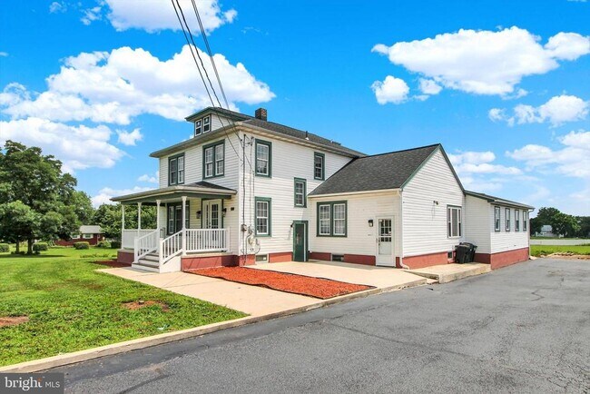 4493 York Rd in New Oxford, PA - Building Photo - Building Photo
