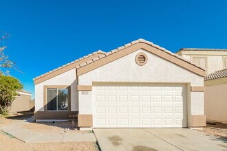 12530 W Willow Ave in El Mirage, AZ - Foto de edificio - Building Photo
