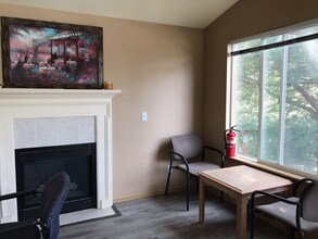 8408 22nd Ave SW in Seattle, WA - Foto de edificio - Building Photo