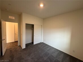 356 Larksong Ave in Whitney, NV - Building Photo - Building Photo