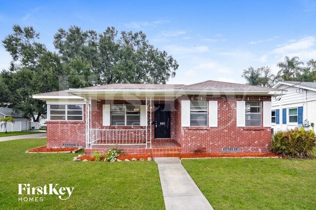 property at 719 W Ohio Ave