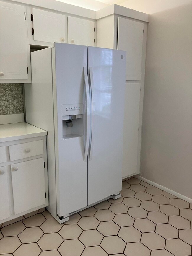 2886 Fernley Dr E in West Palm Beach, FL - Building Photo - Building Photo