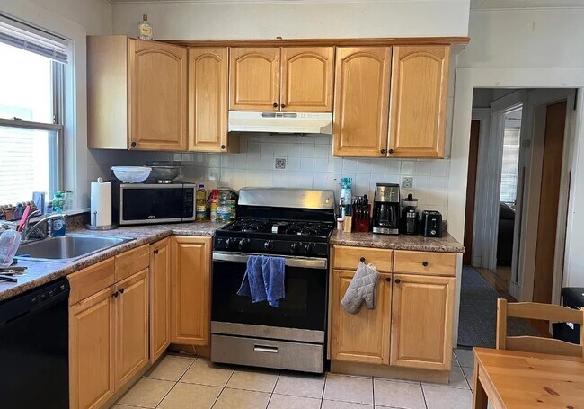 35 Rose St, Unit 2