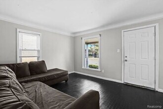 20045 Greenlawn St in Detroit, MI - Foto de edificio - Building Photo