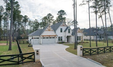 21359 Monarch Dr in Montgomery, TX - Building Photo - Building Photo