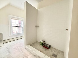 49 Forbes St, Unit 3 in Boston, MA - Building Photo - Building Photo