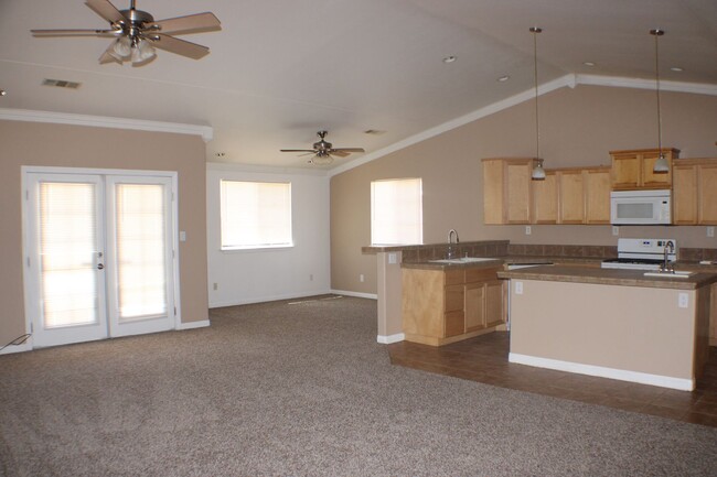 8144 Fernwood Ave in California City, CA - Building Photo - Building Photo