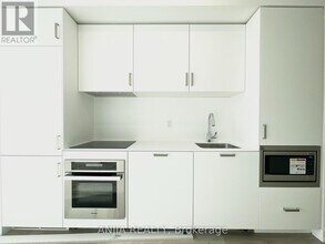 88 Queen St E in Toronto, ON - Building Photo - Building Photo