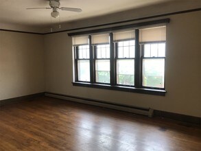 3070 N Oakland Ave-Unit -2 in Milwaukee, WI - Building Photo - Building Photo