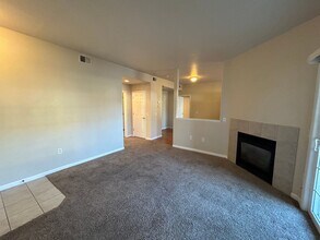 100 Beacon Way in Windsor, CO - Building Photo - Building Photo