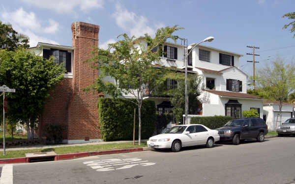 363-367 S Crescent Dr in Beverly Hills, CA - Building Photo