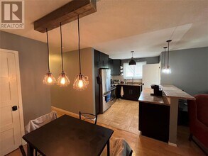 832 Wilmont Pl in Sarnia, ON - Building Photo - Building Photo