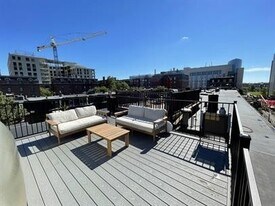 85 E Brookline St, Unit 4 in Boston, MA - Building Photo