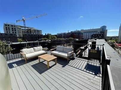 85 E Brookline St, Unit 4 in Boston, MA - Building Photo
