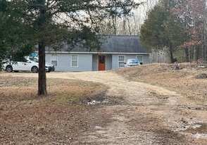 510 Henderson Rd in Batesville, MS - Building Photo