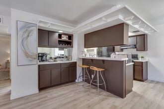 Glen at Mesa in Mesa, AZ - Building Photo - Interior Photo