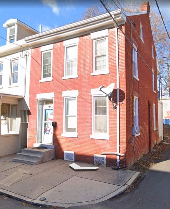 property at 917 Mifflin St