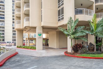 Nuuanu Parkside in Honolulu, HI - Building Photo - Building Photo