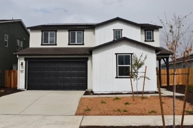 682 Stephanie Dr in Merced, CA - Building Photo - Building Photo