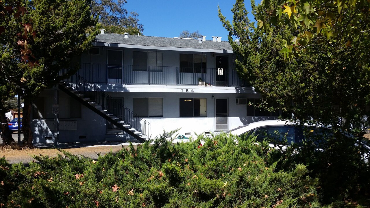 154 Racetrack St in Auburn, CA - Building Photo