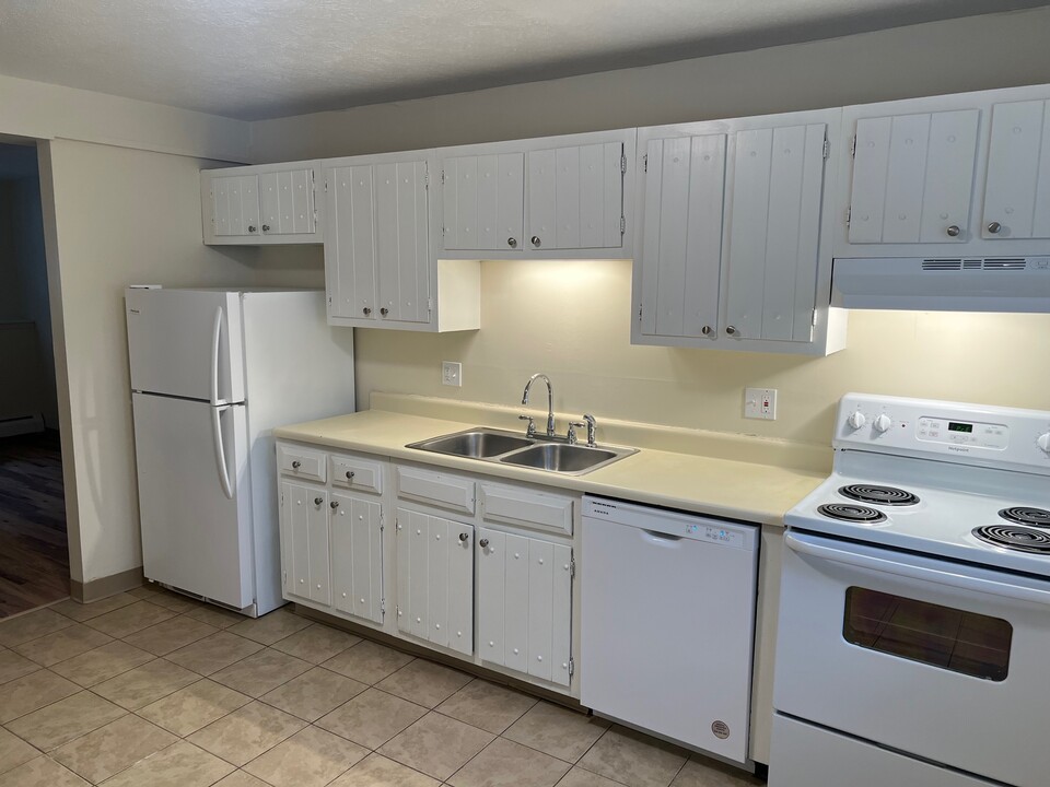 40 Briarwood Dr in Biddeford, ME - Building Photo