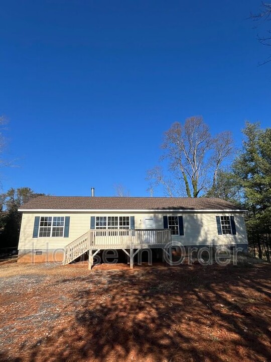 40 Wildwood Park in Weaverville, NC - Building Photo