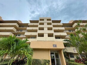 3671 Environ Blvd in Lauderhill, FL - Building Photo - Building Photo