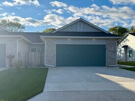 407 SE 14th St in Newton, KS - Building Photo