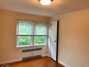 21 Bar Beach Rd, Unit 2 in Port Washington, NY - Building Photo - Building Photo