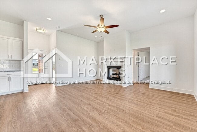 561 N Goose Xing in Farmington, AR - Building Photo - Building Photo