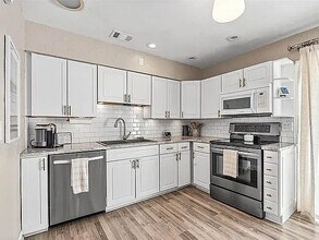 400 53rd St N in St. Petersburg, FL - Foto de edificio - Building Photo