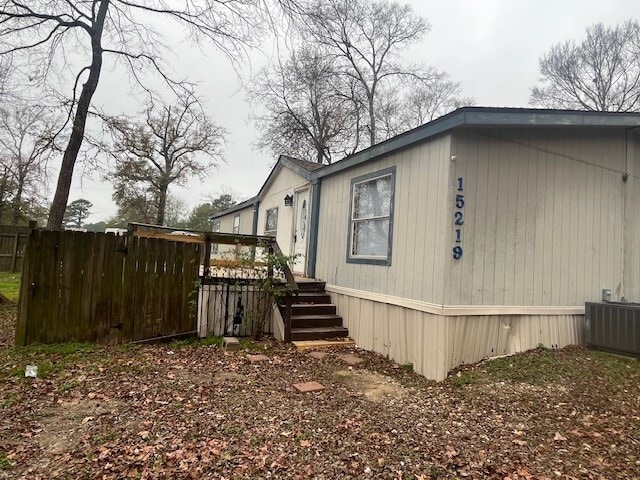 15219 Paradise Cove Dr in Willis, TX - Building Photo - Building Photo