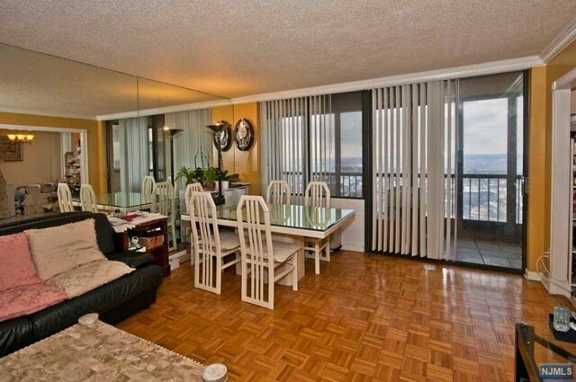 200 Winston Dr-Unit -3017 in Cliffside Park, NJ - Foto de edificio - Building Photo