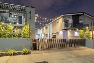 4511-4517 Prospect Ave in Los Angeles, CA - Building Photo - Building Photo