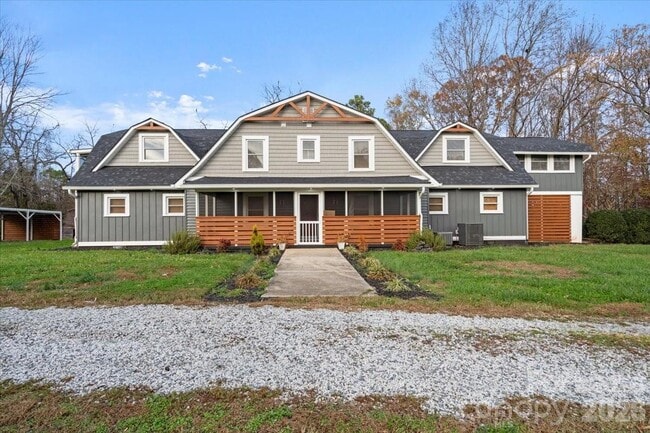 2708 Mooresville Rd in Salisbury, NC - Building Photo - Building Photo