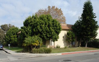 3651 Farquhar Ave in Los Alamitos, CA - Building Photo