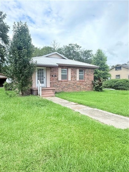 735 Ontario Ave in Bogalusa, LA - Foto de edificio - Building Photo