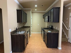 7230 Manford Ln in Odessa, TX - Foto de edificio - Building Photo