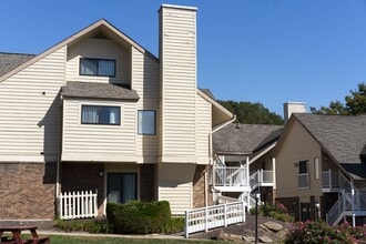 The Shelton Grove in Shelton, CT - Building Photo - Building Photo