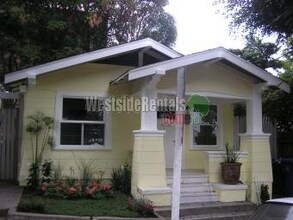 240 Ashland Ave in Santa Monica, CA - Foto de edificio - Building Photo