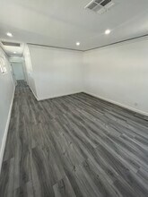 11685 Magnolia Blvd in Los Angeles, CA - Building Photo - Building Photo